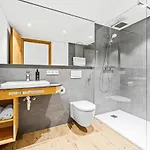 Schwarzenbach - & Rooftop Pool *