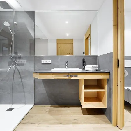 Schwarzenbach - Apartments&rooftop Pool *