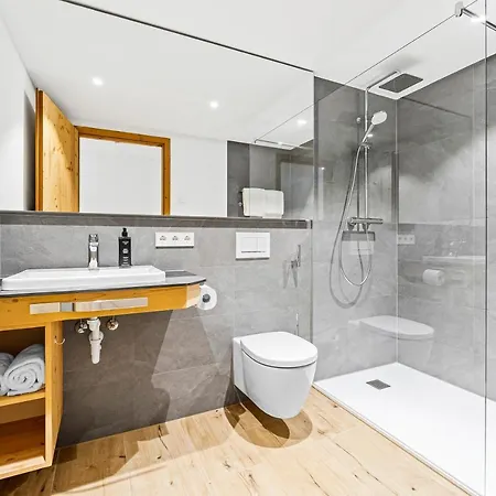Schwarzenbach - & Rooftop Pool *