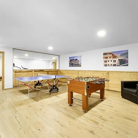 Schwarzenbach - & Rooftop Pool Apartment