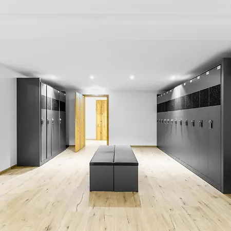 Schwarzenbach - & Rooftop Pool Appartamento *