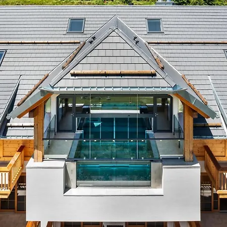 Schwarzenbach - & Rooftop Pool Appartamento *